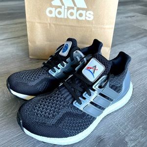 Women’s Adidas Ultraboost DNA 5.0 NASA 🚀 NWT size 6.5